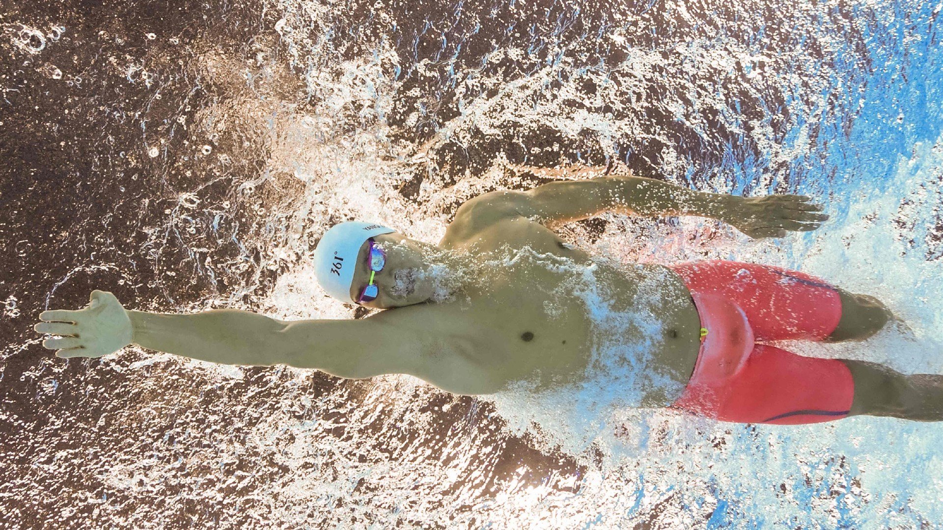 “亚戈·卡尔曼的全能技巧,塑造阿根廷美洲狮队的进攻与防守力量”